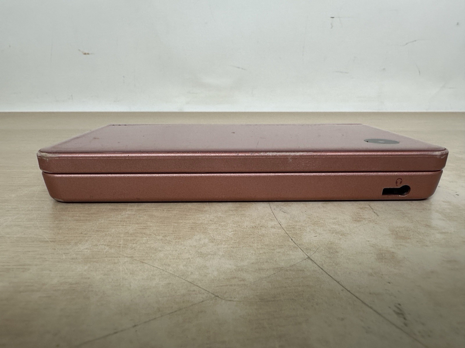 Nintendo DSi XL – Metallic Rose Pink w/ Charger & White Stylus – Tested & Works