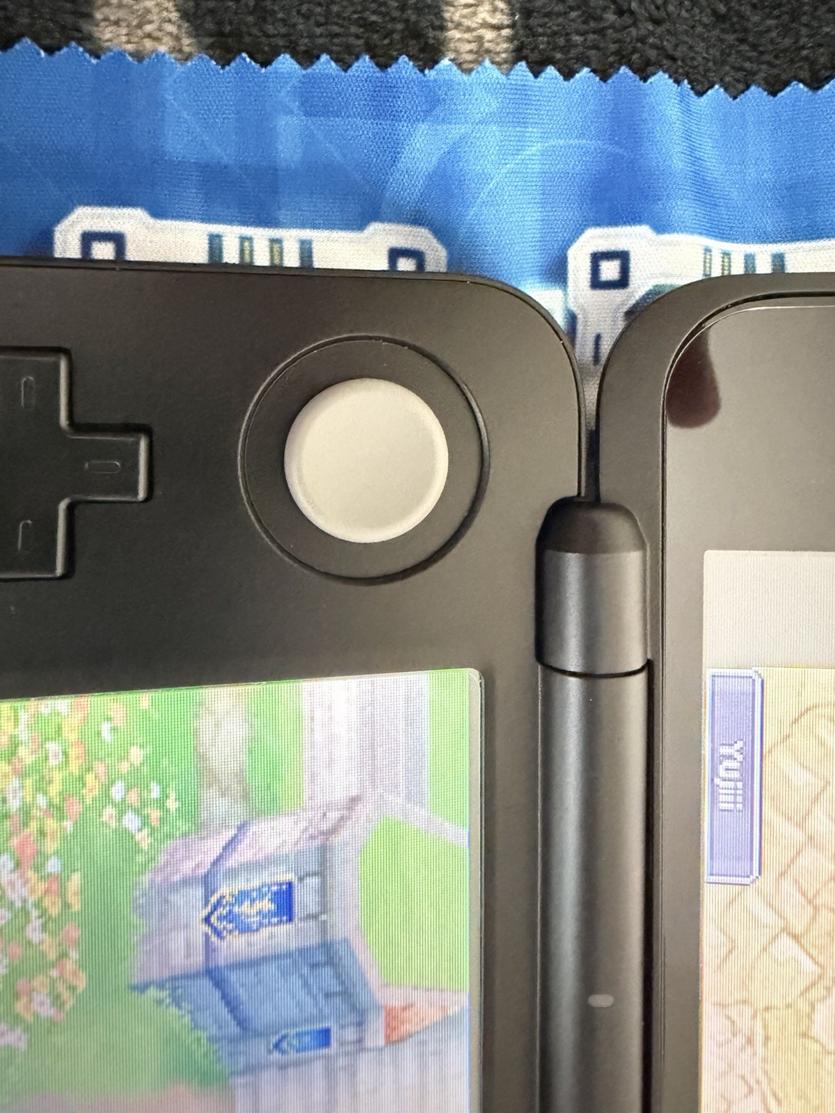 Nintendo New 2DS LL Dragon Quest Hagure Metal Edition Silver Black amiibo 4GB