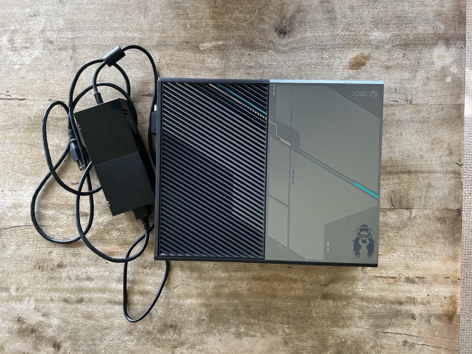 Xbox One Halo 5:Guardians Limited Edition 1TB Console