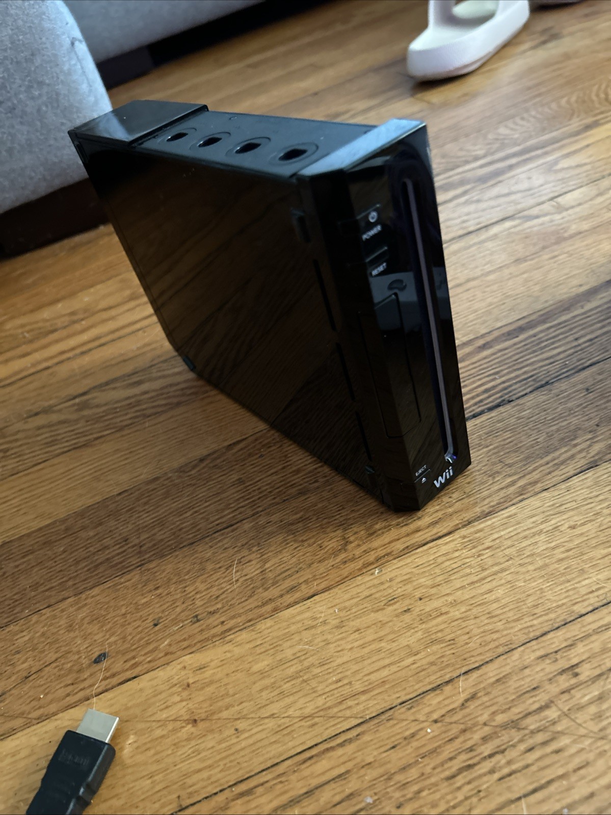 Nintendo Wii Black Console, comes with all necessary wires,comes with controller