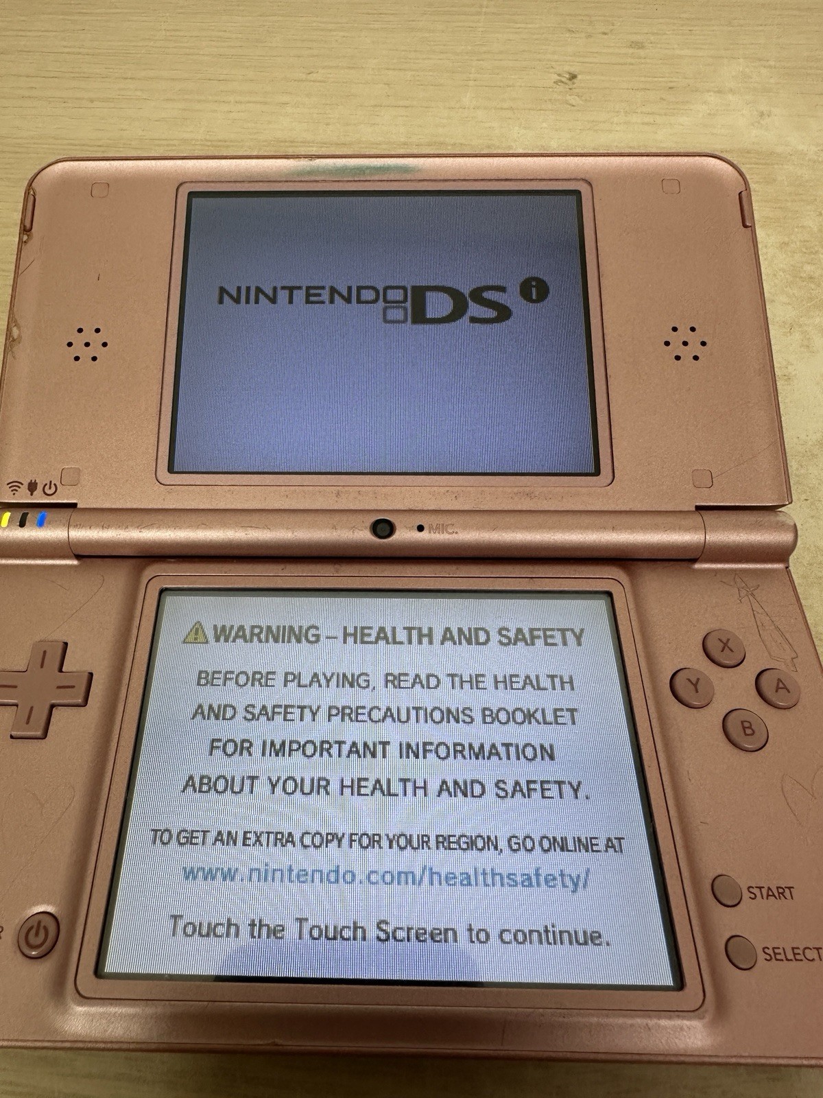 Nintendo DSi XL – Metallic Rose Pink w/ Charger & White Stylus – Tested & Works