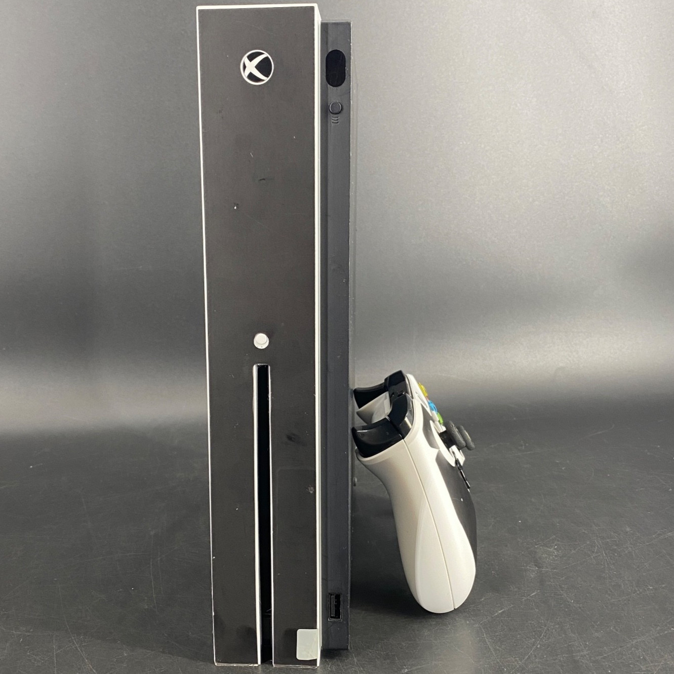 Xbox One S 1TB Console White XBS1TB Model 1681 with White Controller No Wires