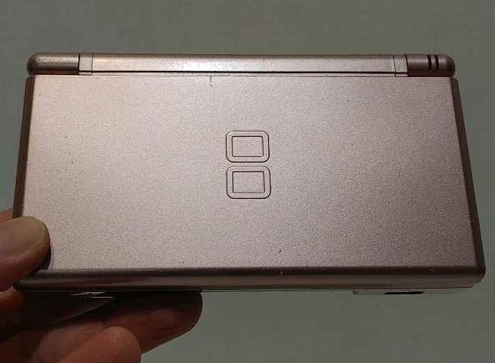 Nintendo DS Lite HandHeld System DS Lite HandHeld Console ORIGINAL Metallic Rose